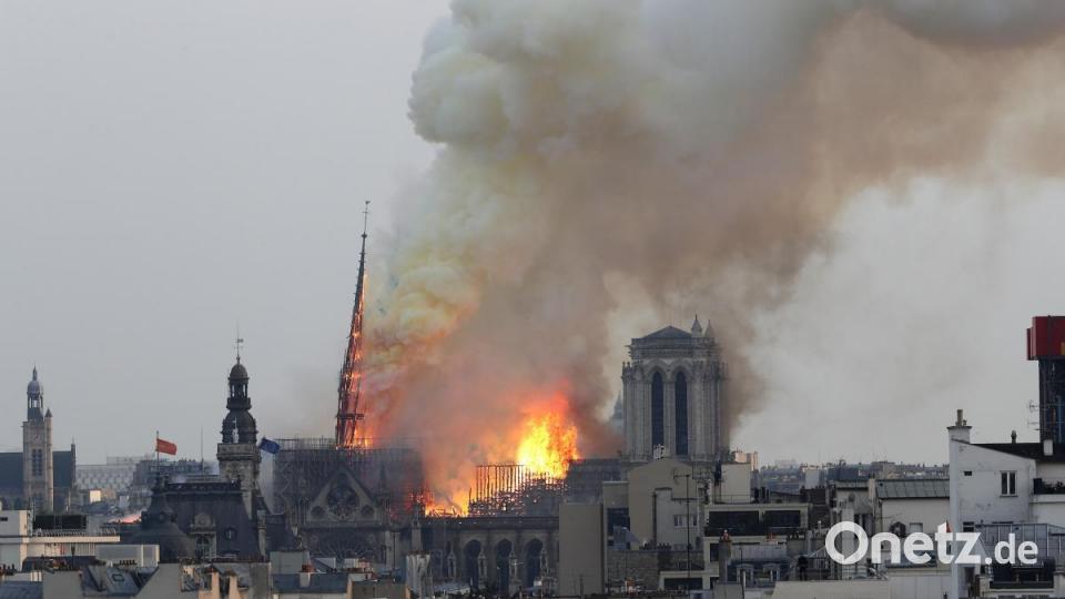 Ein stundenlang wütendes Feuer verwüstet die Kathedrale Notre-Dame in Paris. Bild: Thibault Camus