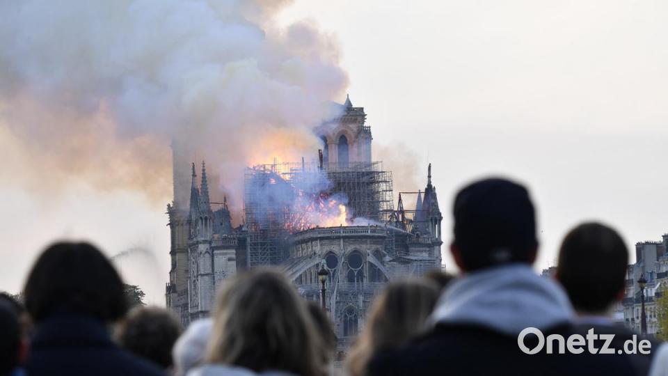 Ein stundenlang wütendes Feuer verwüstet die Kathedrale Notre-Dame in Paris. Bild: agentur_dpa