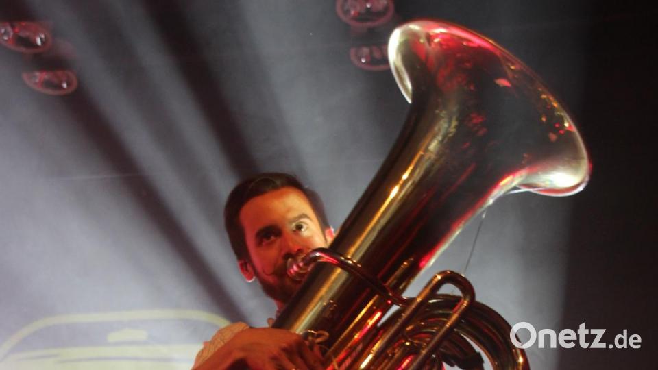 Johannes Benedikt Loechle an der Tuba. Bild: kmo