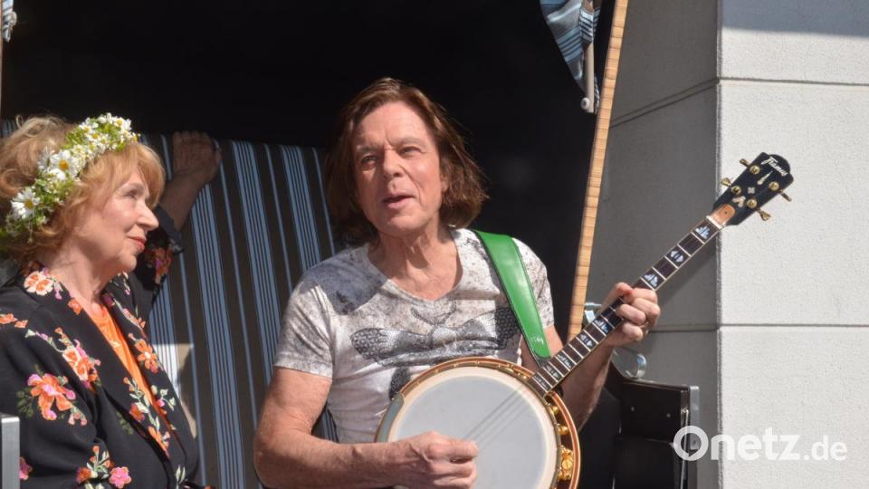Jürgen Drews und Madeleine Lierck-Wien während einer Drehpause. Bild: Kunz