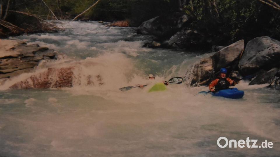 Heinrich Frieser war jahrelang begeisterter Wildwasser-Kajakfahrer wie hier auf der Gail in Kärnten. Repro: ui