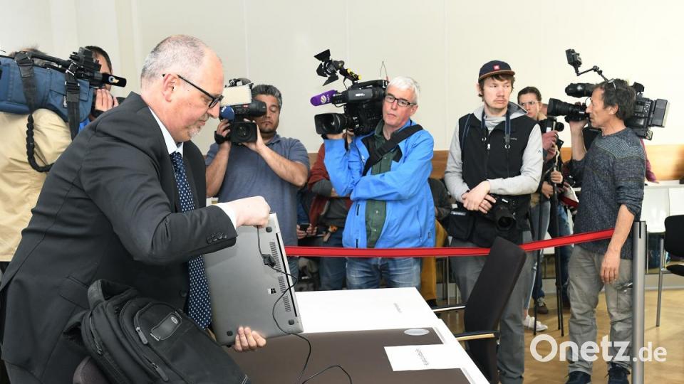Prozessauftakt zur Prügel-Attacke in Amberg am Amtsgericht Bild: Petra Hartl