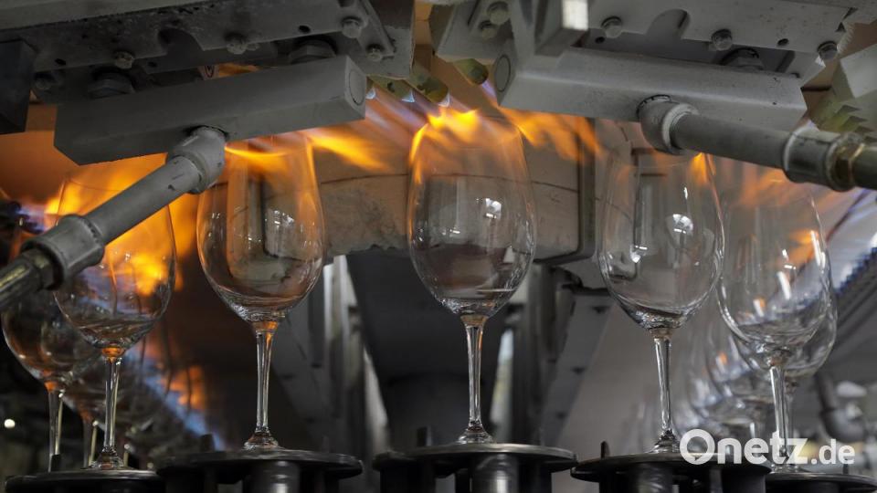Auch wenn heute nicht mehr selbst geblasen wird: Die Produktion ist immer noch eine heiße Angelegenheit für die Mitarbeiter. Bild: Wolfgang Steinbacher