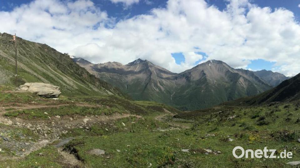 Das Basecamp für die Besteigung des Da Feng und des Er Feng liegt auf 4300 Meter Höhe. Bild: Armin Eger