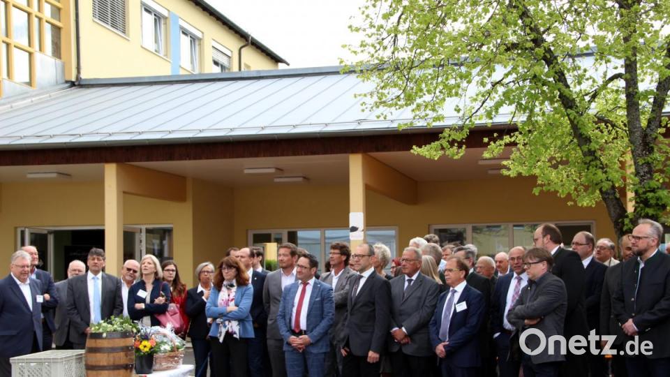 Mit Vertretern aus Politik und Wirtschaft wurde am Freitag Vormittag bei strahlendem Wetter die PEGA eröffnet. Bild: lep
