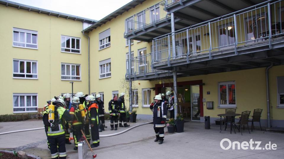Großübung im &quot;Haus Steinwaldblick&quot; in Wiesau. Bild: wro