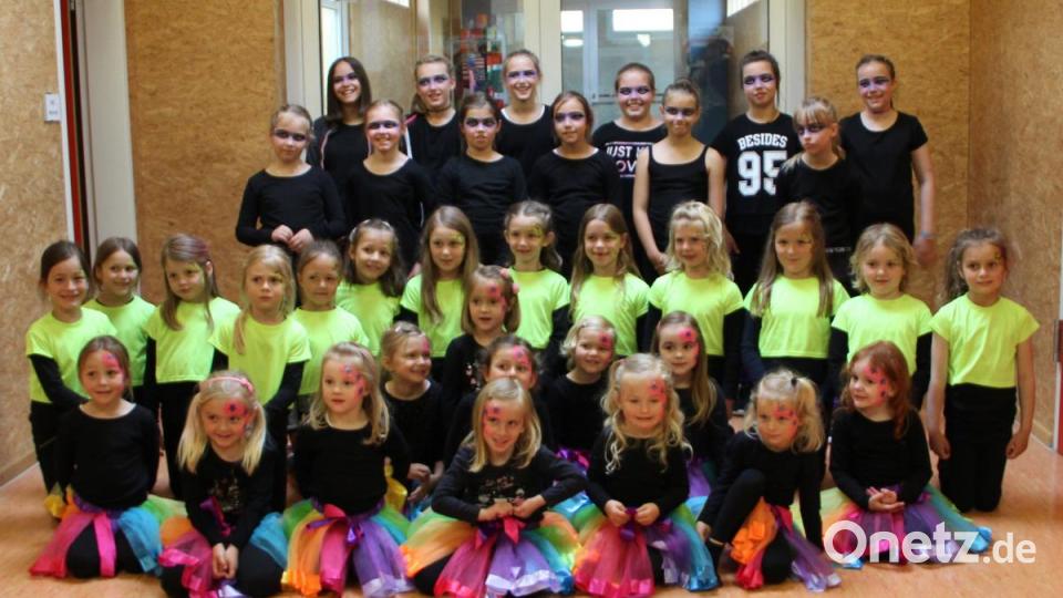 Die &quot;Zwinkle Dancers&quot;, &quot;Freaky Dancers&quot; und &quot;Beatbox Rockers&quot; zeigten kreative Kindertänze in verschiedenen Tanzstilen. Bild: lep