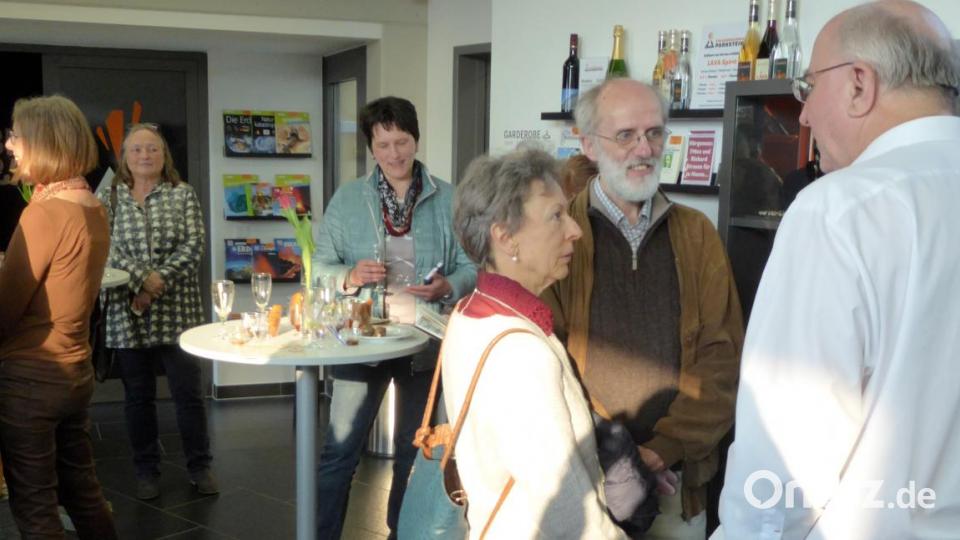 Die Besucher werden bestens versorgt - nicht nur mit allerlei wissenswerten Infos. Bild: fsb