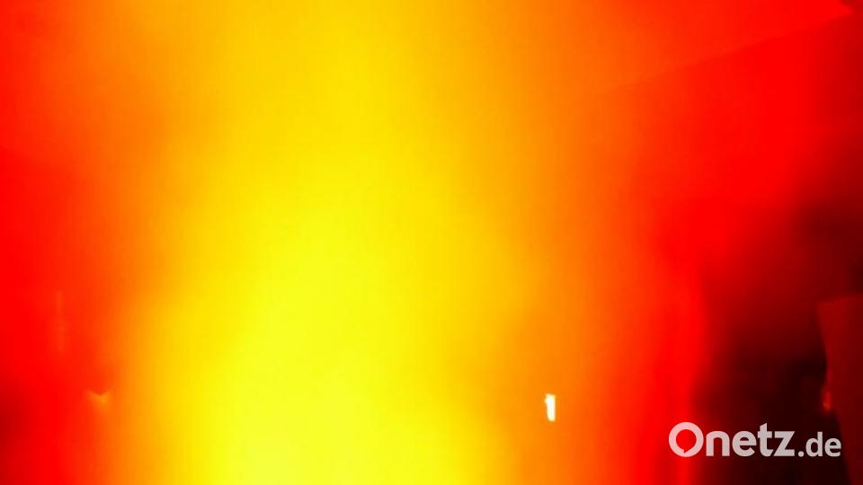 In der Pause gibt es auch ein Spektakel zu sehen - der Vulkan bricht aus. Bild: fsb