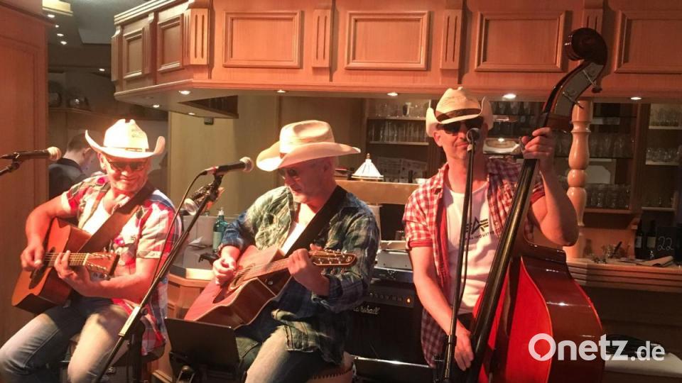 Die Phil Seccer Band kam beim Publikum enorm gut an. Bild: san