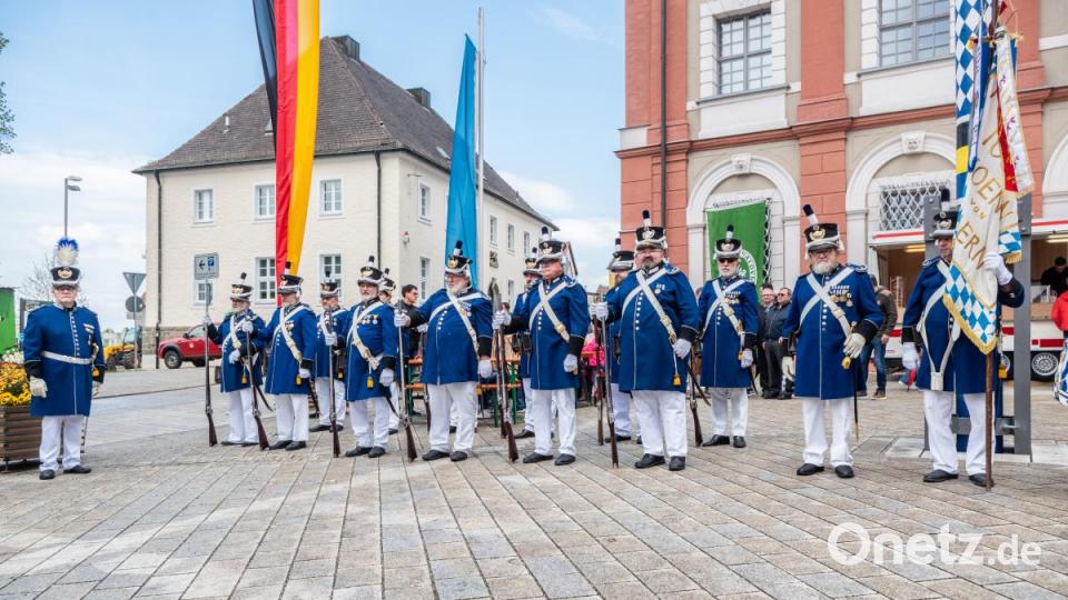 In Reih und Glied - die historische Bürgerwehr. Bild: pml