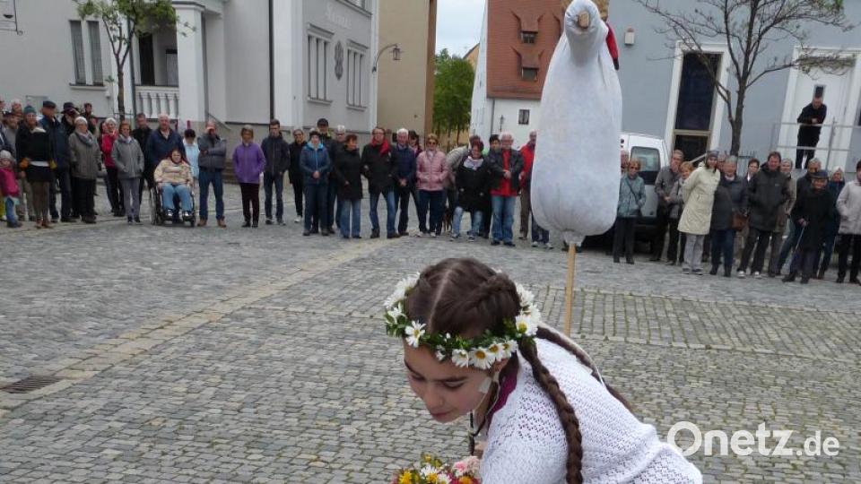 Aufs Kreuz gelegt: Der Sommer hat den Winter endgültig besiegt. Bild: rlö