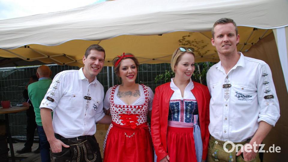 Diese Hingucker machen Musik in verschiedenen Blaskapellen und waren weit angereist. Bild: enz