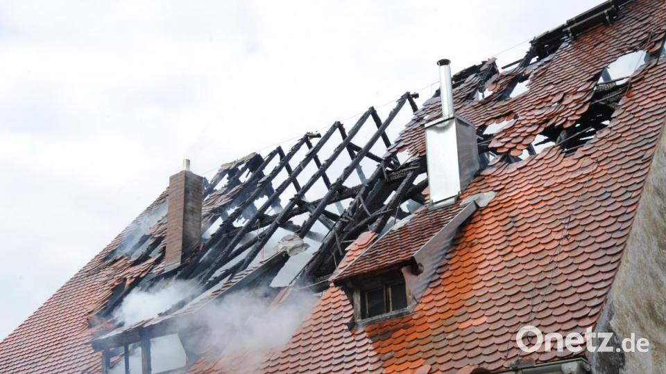 Brand und Wasser schädigten die Substanz des Bauernhauses. Bild: gf