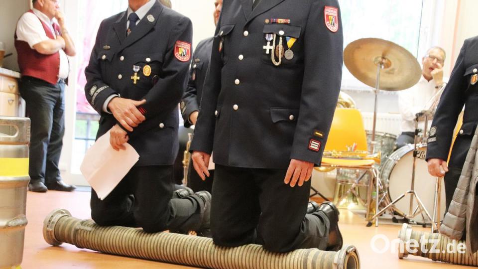 Traditionelles Hinknien Bild: jma