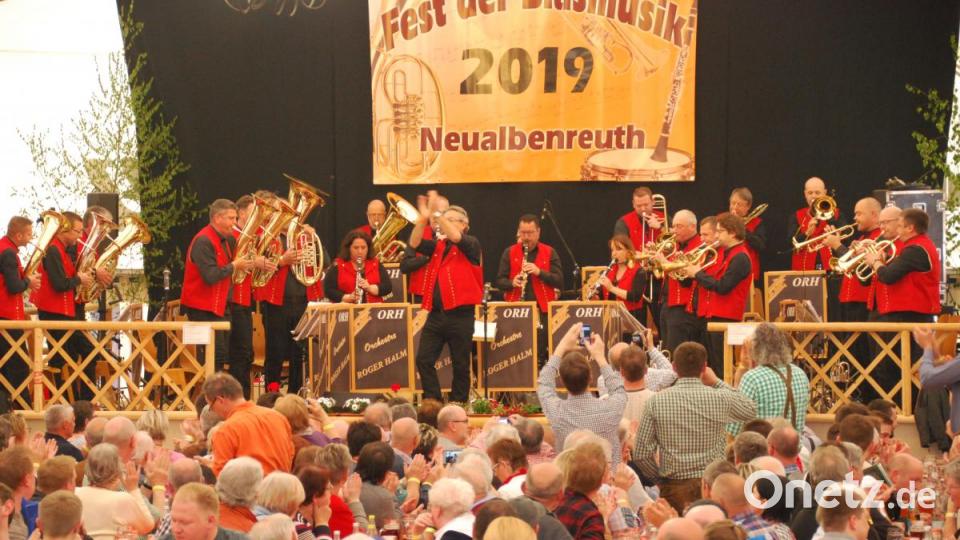 Das Orchestre Roger Halm interpretierte Egerländer Musik ganz neu mit elsässischem Touch. Bild: enz