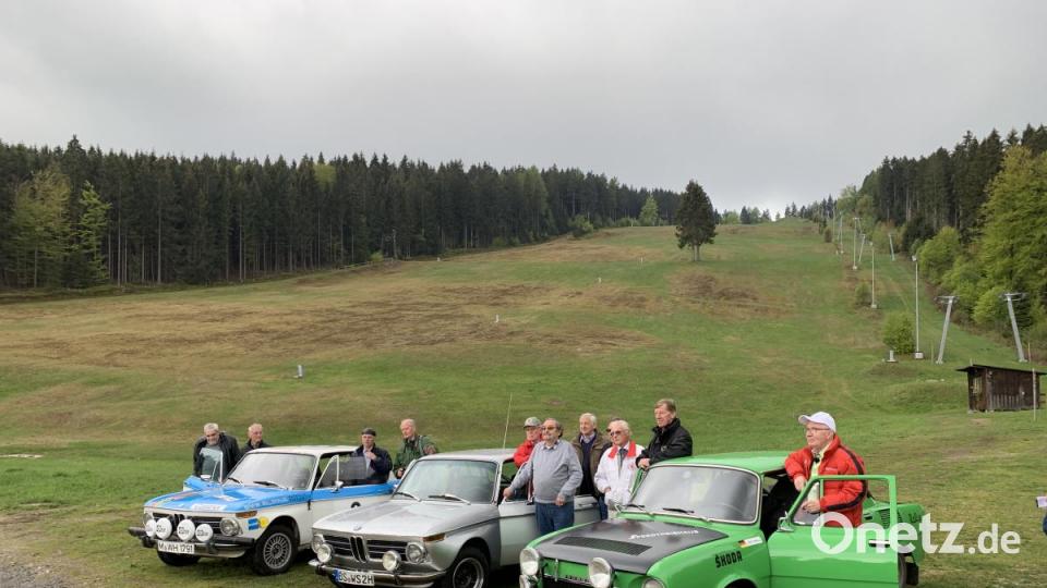 Die Rallye-Teilnehmer am Klausenlift in Mehlmeisel Bild: Michael Ascherl
