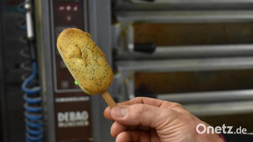 Frisch aus dem Ofen: Kuchen am Stiel. Bild: lue