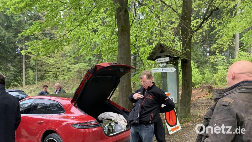 &quot;Gut, dass ich die dicke Jacke dabei habe&quot;: Walter Röhrl kennt als Oberpfälzer den Böhmischen Wind. Bild: Michael Ascherl