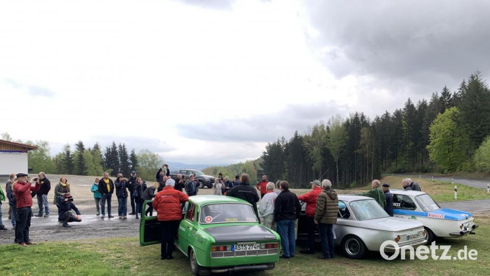 Interessierte Medien - vor allem an Rallye-Legende Walter Röhrl. Bild: Michael Ascherl