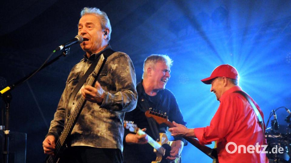 Auftritt der Spider Murphy Gang zur 65 Jahr Feier des FC Rieden im Festzelt. Bild: Stephan Huber
