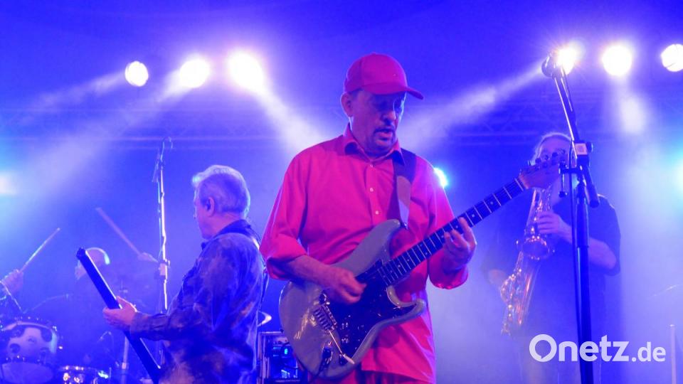 Auftritt der Spider Murphy Gang zur 65 Jahr Feier des FC Rieden im Festzelt. Bild: Stephan Huber
