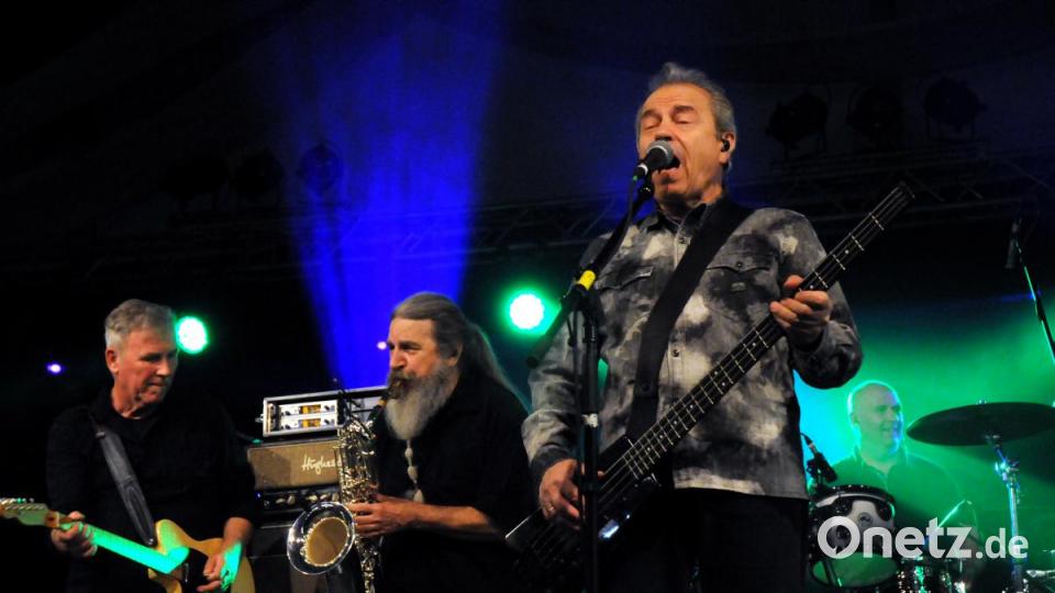 Auftritt der Spider Murphy Gang zur 65 Jahr Feier des FC Rieden im Festzelt. Bild: Stephan Huber
