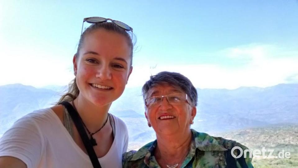 Freiwilligendienst in Kolumbien: Die 19-Jährige lebt mit ihrer Gast-Oma in einem Reihenhaus in Socorro. Bild: privat/exb
