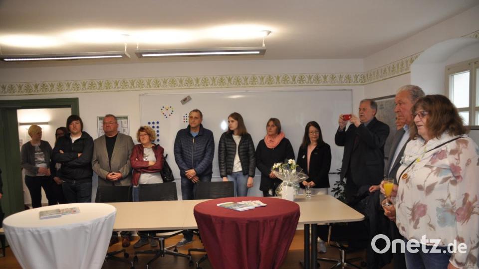 Aufmerksam verfolgen die Ehrengäste die Ansprachen Bild: ak