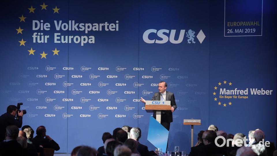 Manfred Weber hält im ACC eine leidenschaftliche Wahlkampfrede. Bild: Wolfgang Steinbacher