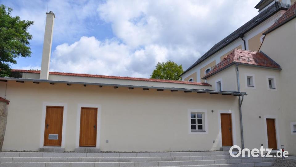 Rathauseinweihung und Daddy-Anlage
Das Nebengebäude beherbergt jetzt einen Hausauschlussraum und die Heizung. Bild: ak