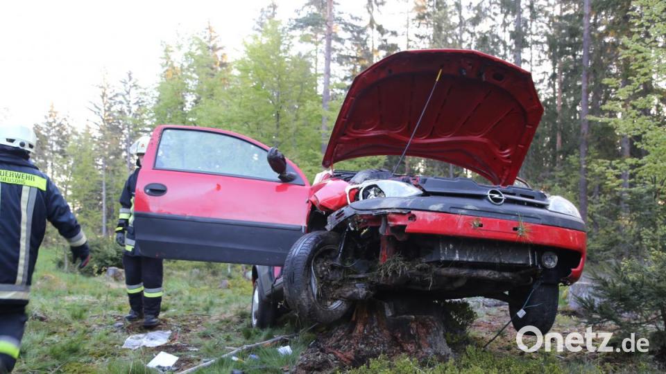 Verkehrsunfall zwischen Kulmain und Ebnath bei Frankenreuth Bild: rw