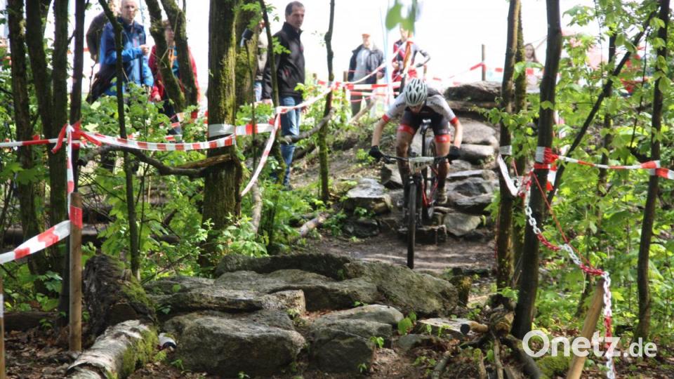 Mountainbike-Rennen rund ums Sportzentrum in Altenstadt/WN Bild: adj