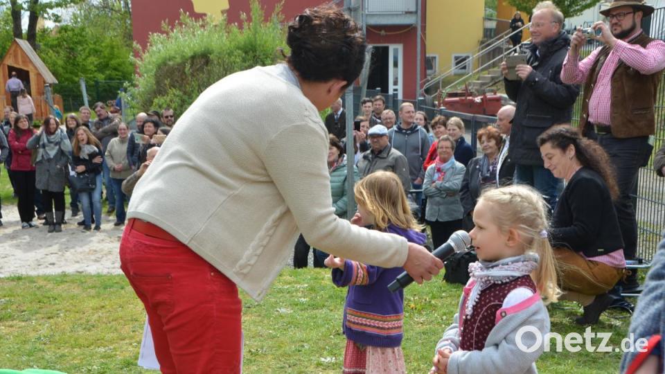 Selbst die Kleinsten waren textsicher beim Maifest und überraschten mit Solos. Bild: dob
