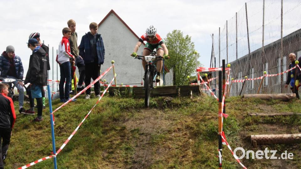 Nach einer Einführungsrunde folgte der erste Sprung. Bild: adj