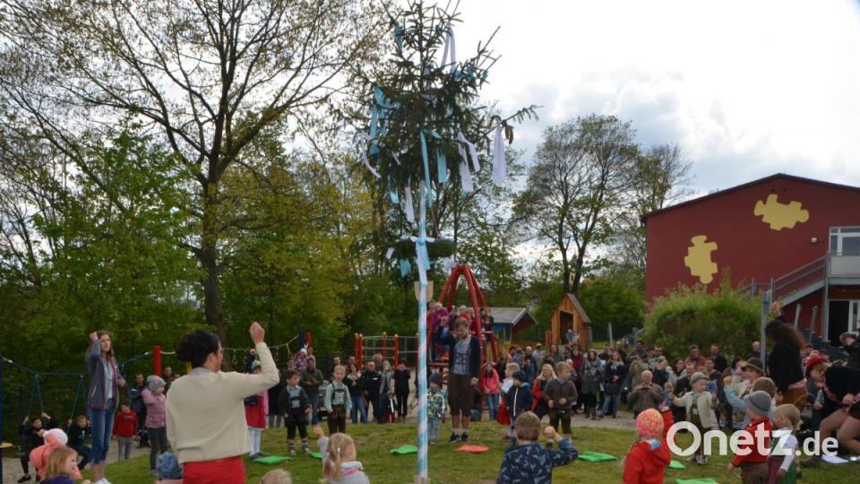 Ja, wenn im Dorf die Bratkartoffel blühn, ist alles in Butter, der Vater küsst die Mutter, ja wenn im Dorf die Bratkartoffel wieder blühn, ist alles wieder gut und wieder schön. Bild: dob