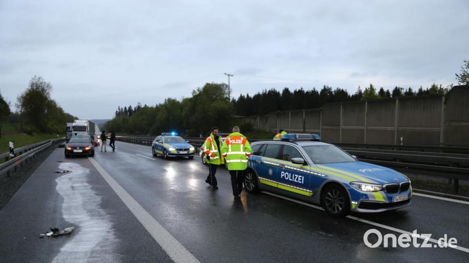 Vier Mal war die tschechische Autofahrerin ersten Informationen der Polizei zufolge gegen die Leitplanken gekracht. Bild: rw
