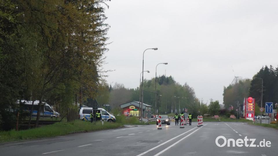Wie in alten Zeiten: Bei der Einreise nach Tschechien wurden am Donnerstag und Freitag, 16. und 17. Mai 2019, alle Fahrzeuge kontrolliert. Bild: fjo