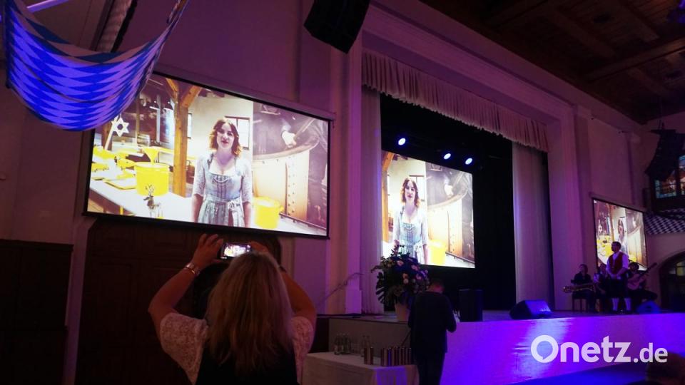 Lisa Wagner auf der großen Leinwand. Bild: jut