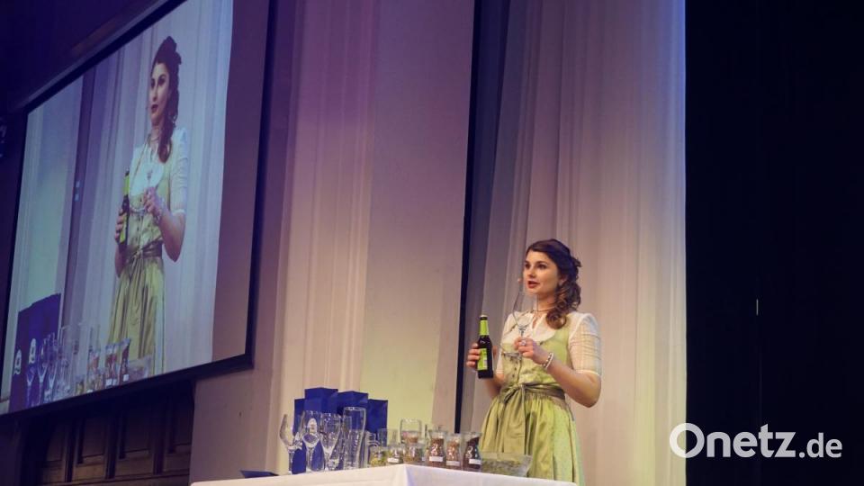Marina Schicker musste ein IPA-Bier, ein India Pale Ale, vorstellen. Bild: jut