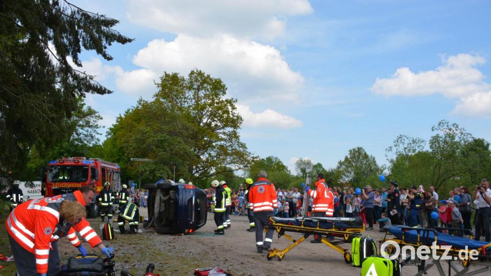 Große Einsatzszenarien ließen die Zuschauer spüren, wie viel Arbeit und Absprache nötig ist, damit alle Helfer koordiniert ihren rettenden Aufgaben nachgehen können. Bild: Freya Stöckl