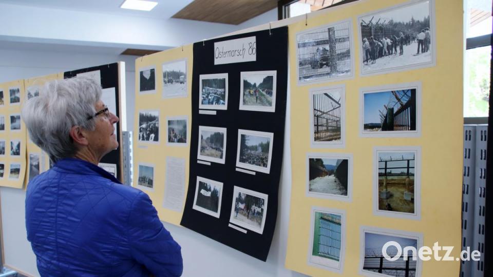 Eine Ausstellung im Foyer der Oberpfalzhalle erinnerte an die Jahre der Auseinandersetzung in den 80ern des vergangenen Jahrhunderts. Bild: Thomas Dobler