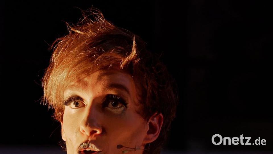 Mit seiner Bühnenversion des Romans &quot;A Clockwork Orange&quot; von Anthony Burgess lässt das Ovigo-Theater die Droogs um Gangchef Alex am Freitag und Samstag auf das Publikum in der Waldsassener Glashütte Lamberts los. Bild: tr