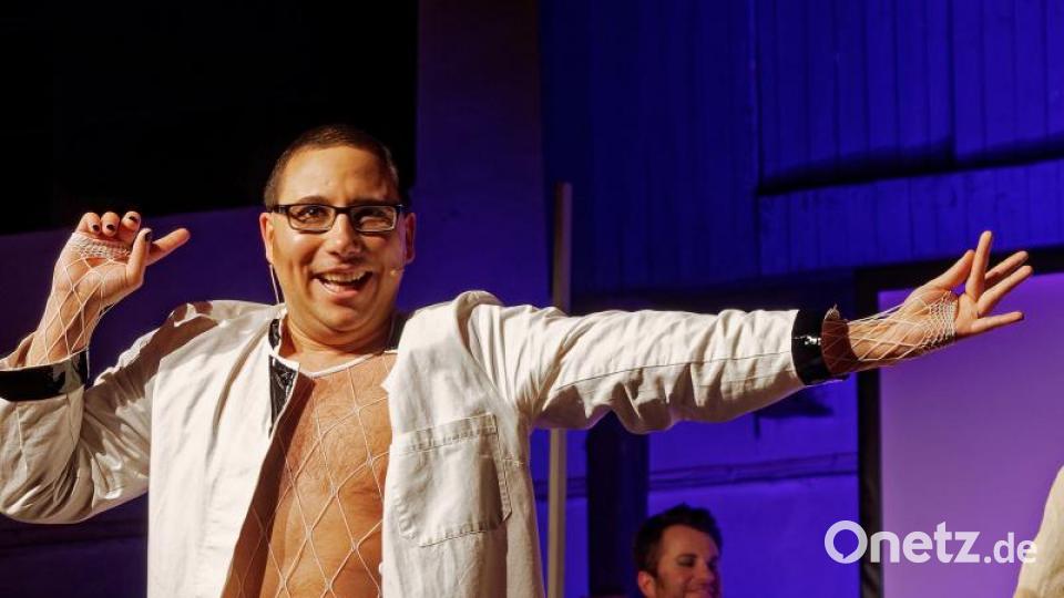 Mit seiner Bühnenversion des Romans &quot;A Clockwork Orange&quot; von Anthony Burgess lässt das Ovigo-Theater die Droogs um Gangchef Alex am Freitag und Samstag auf das Publikum in der Waldsassener Glashütte Lamberts los. Bild: tr