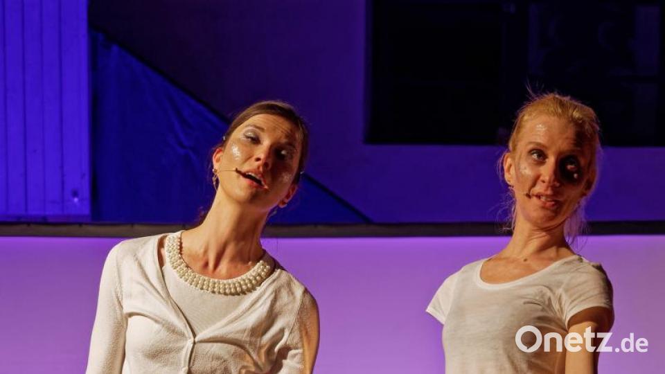 Mit seiner Bühnenversion des Romans &quot;A Clockwork Orange&quot; von Anthony Burgess lässt das Ovigo-Theater die Droogs um Gangchef Alex am Freitag und Samstag auf das Publikum in der Waldsassener Glashütte Lamberts los. Bild: tr
