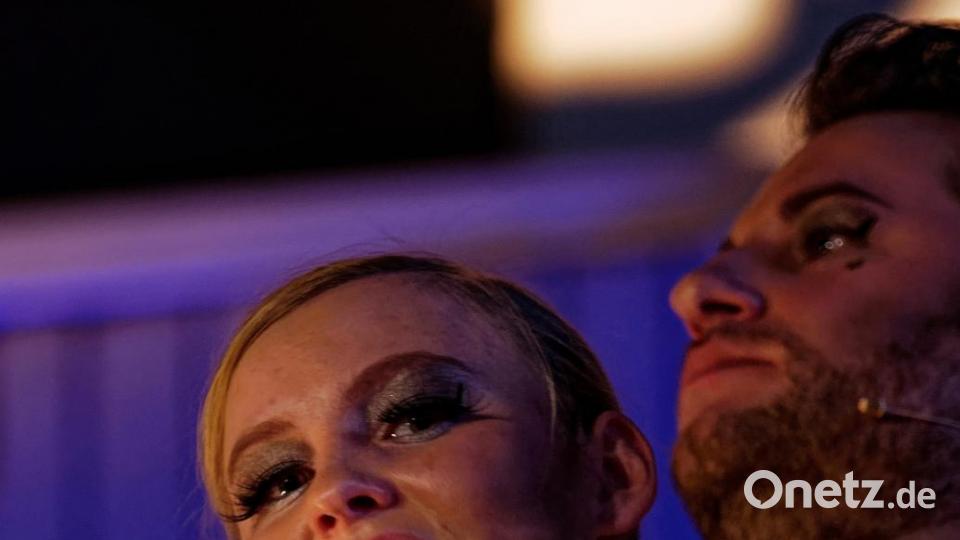 Mit seiner Bühnenversion des Romans &quot;A Clockwork Orange&quot; von Anthony Burgess lässt das Ovigo-Theater die Droogs um Gangchef Alex am Freitag und Samstag auf das Publikum in der Waldsassener Glashütte Lamberts los. Bild: tr