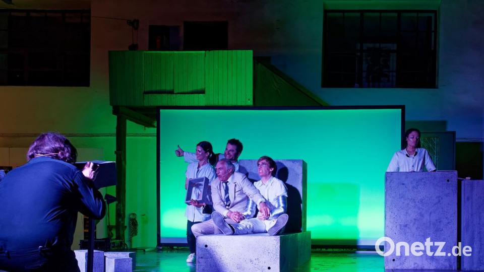 Mit seiner Bühnenversion des Romans &quot;A Clockwork Orange&quot; von Anthony Burgess lässt das Ovigo-Theater die Droogs um Gangchef Alex am Freitag und Samstag auf das Publikum in der Waldsassener Glashütte Lamberts los. Bild: tr