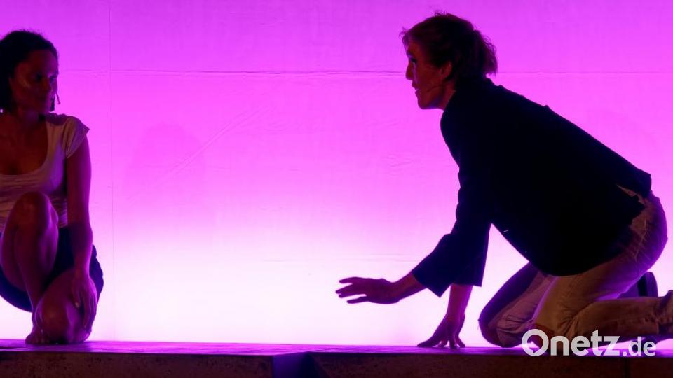 Mit seiner Bühnenversion des Romans &quot;A Clockwork Orange&quot; von Anthony Burgess lässt das Ovigo-Theater die Droogs um Gangchef Alex am Freitag und Samstag auf das Publikum in der Waldsassener Glashütte Lamberts los. Bild: tr