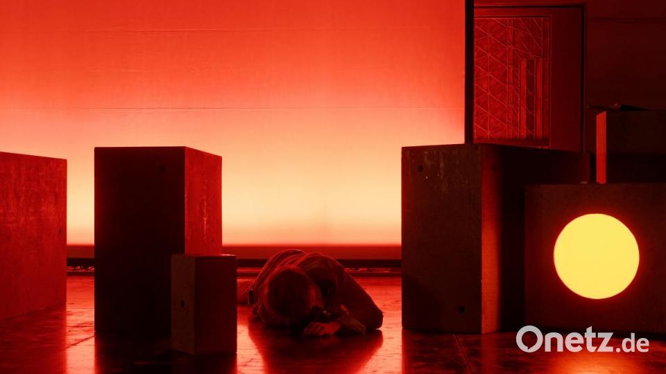 Mit seiner Bühnenversion des Romans &quot;A Clockwork Orange&quot; von Anthony Burgess lässt das Ovigo-Theater die Droogs um Gangchef Alex am Freitag und Samstag auf das Publikum in der Waldsassener Glashütte Lamberts los. Bild: tr