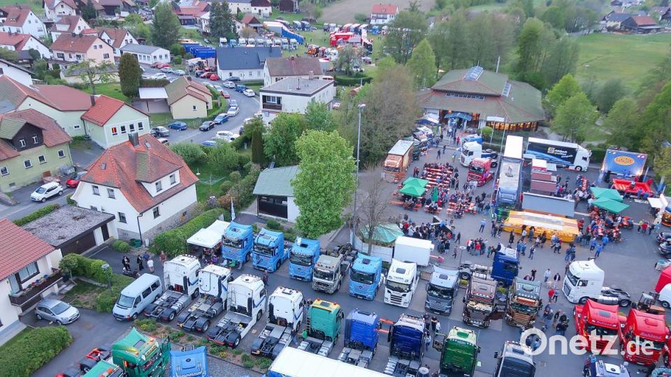 Das weitläufige Festgelände um die Steinwaldhalle. Bild: bsc